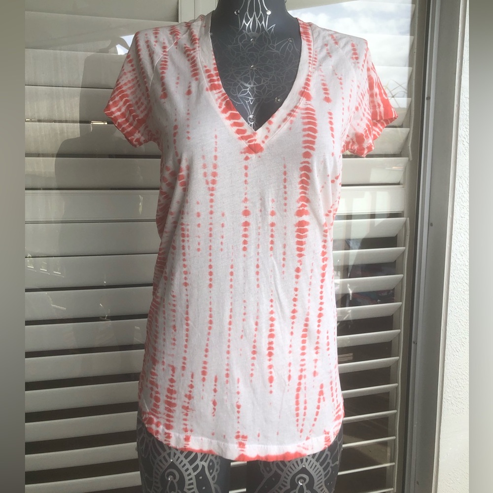 Monroe V-neck jersey tee. NWOT. Size M